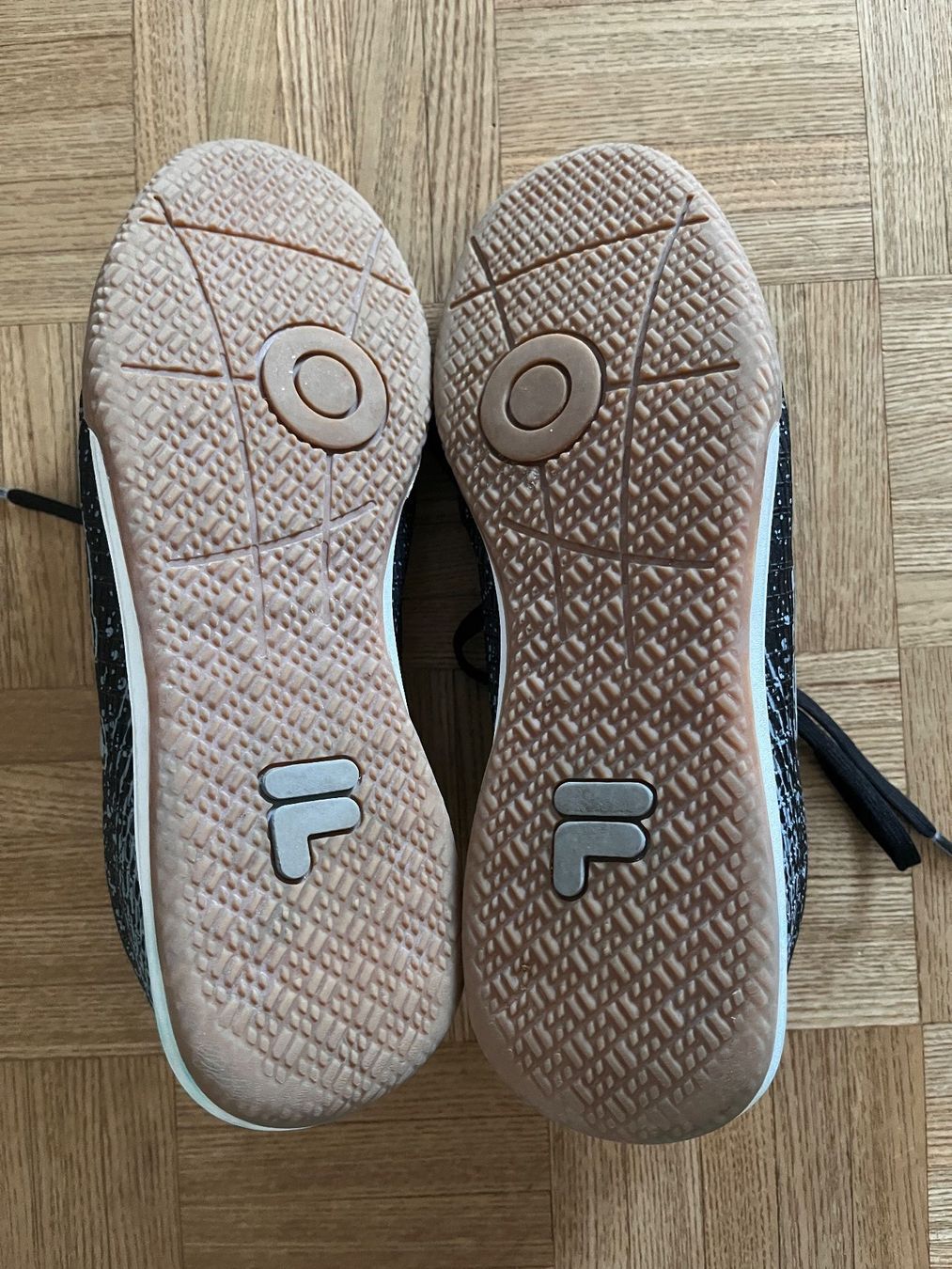 Fila Herrenschuhe: Fila-Hallenturnschuh, Grösse 40 – Gebraucht aus Langendorf von Wubri 2