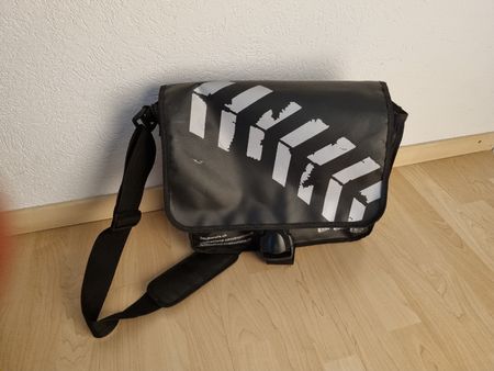 Trendige Kuriertasche / Umhaengetasche, Top Zustand!