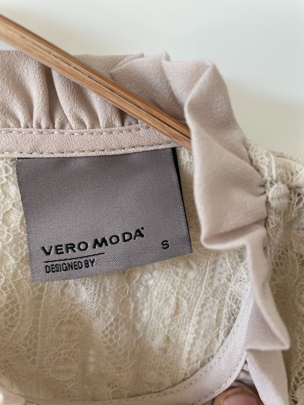 Vero Moda Blusen: Vero Moda Spitzenbluse creme, Gr. S – Gebraucht aus Neukirch an der Thur von bee88 1