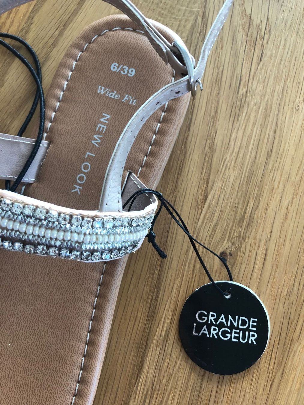 Scarpe da donna: Chice Sandalen, Grösse 39, NEU MIT ETIKETTE – Nuovo e nell'imballaggio originale da Wettswil venduto da paradores 1