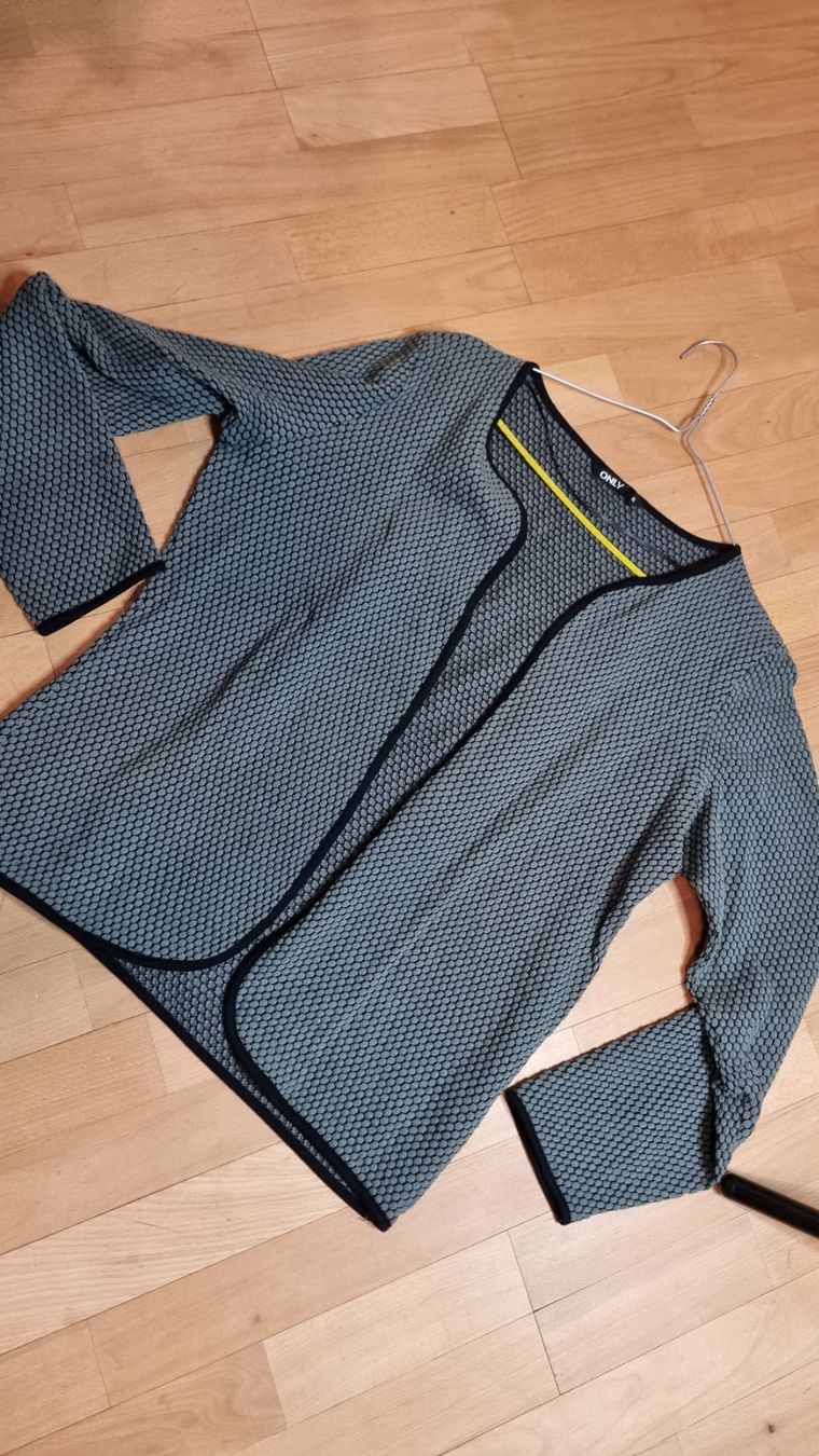 Only Giacche: 🌺Only Strickjacke Größe 40🌺 – Usato da Wald ZH venduto da CapLux