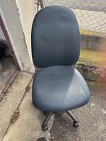 Chaise de bureau noire à roulettes  5 CHF