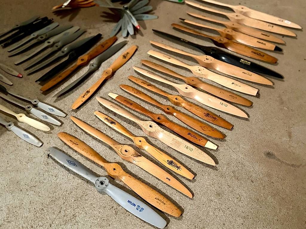 Modellbausätze & Standmodelle: Modellflugzeug - Ersatzmaterial - Propeller – Gebraucht aus Wil SG von JoRaHa 4
