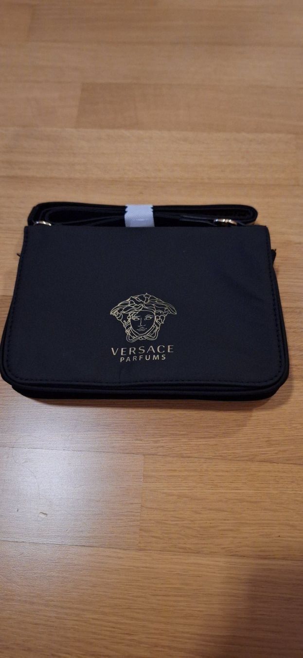 Versace Profumi & Eau de Toilette: Versace, sac + Dylan turquoise (100ml) – Nuovo e nell'imballaggio originale da Lussery-Villars venduto da pousinete02 3