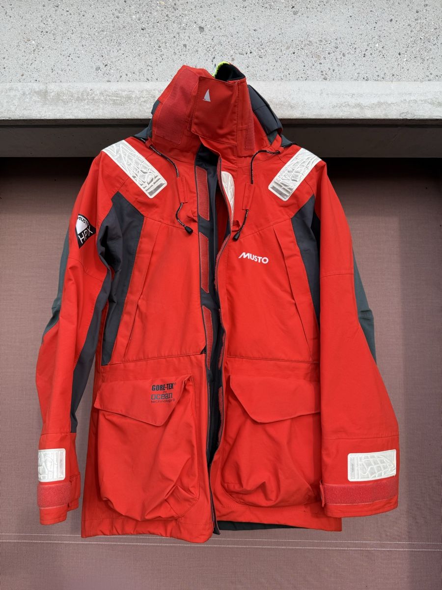 Musto Giacche: Musto HPX Ölzeug M orange  – Nuovo (secondo la descrizione) da Zürich venduto da aralex1