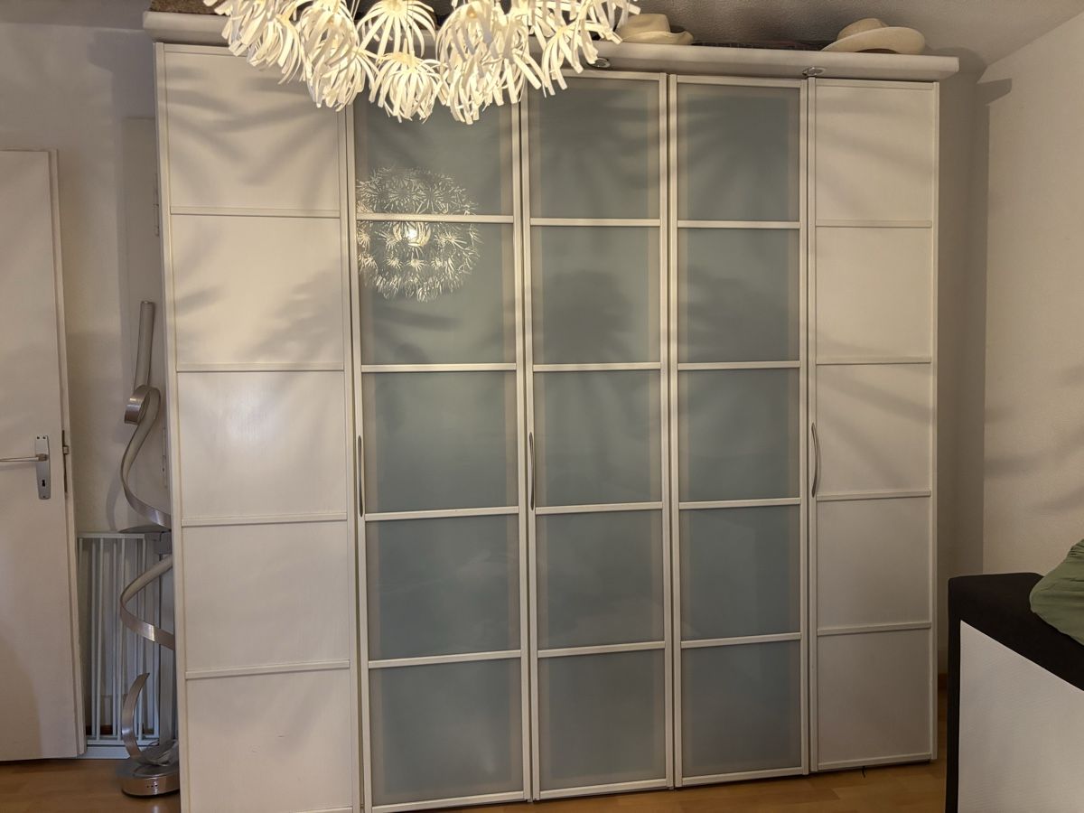 Armadi: Magnifique Grande Armoire  – Usato da Echallens venduto da sib_b9fg