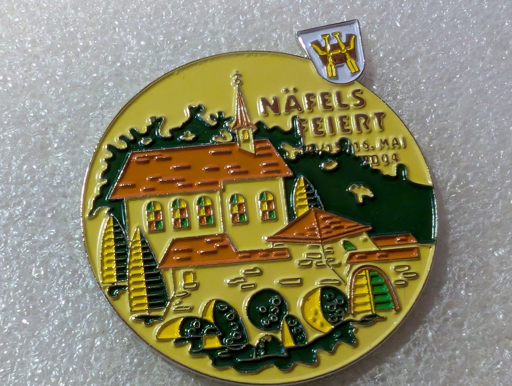 Placchette & Badge: Ansteckpin 130: Näfels feiert – Usato da Oppligen venduto da Pin-Fall-Shop