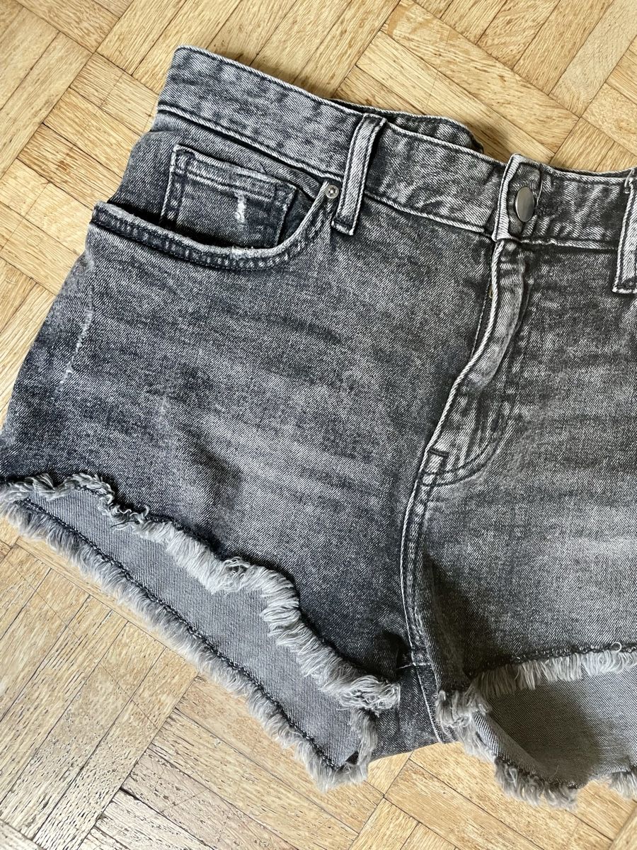 H&M Jeans: Hotpants/Shorts Jeans, grau, Grösse 38 – Nuovo (secondo la descrizione) da Zürich venduto da Carlajimena 2
