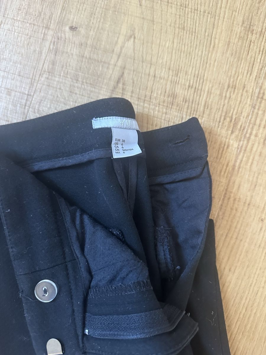 H&M Pantalons: Anzughose H&M – D'occasion à Adlikon par Chbu84 1