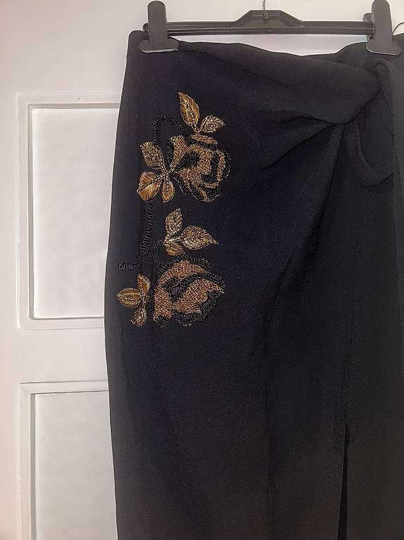 Gonne: Massimo dutti Jupe  – Usato da Zürich venduto da ram_9k9v 2