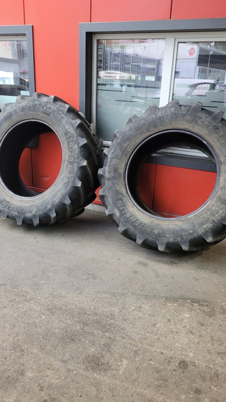 Tracteurs: Pneu Michelin 520/70R30 – D'occasion à Wolhusen par Amrhyn6110