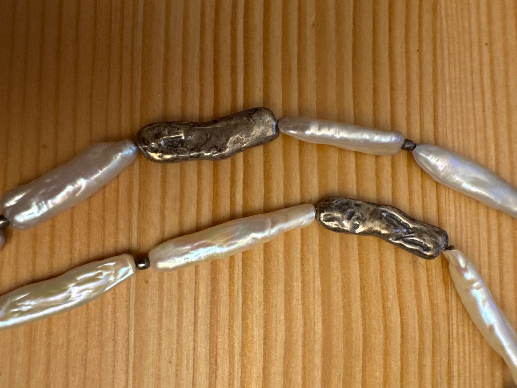 Catenine: Exotische Perlenkette mit länglichen Perlen und mit Perlmutt – Nuovo (secondo la descrizione) da Zürich venduto da Tarafo5 1