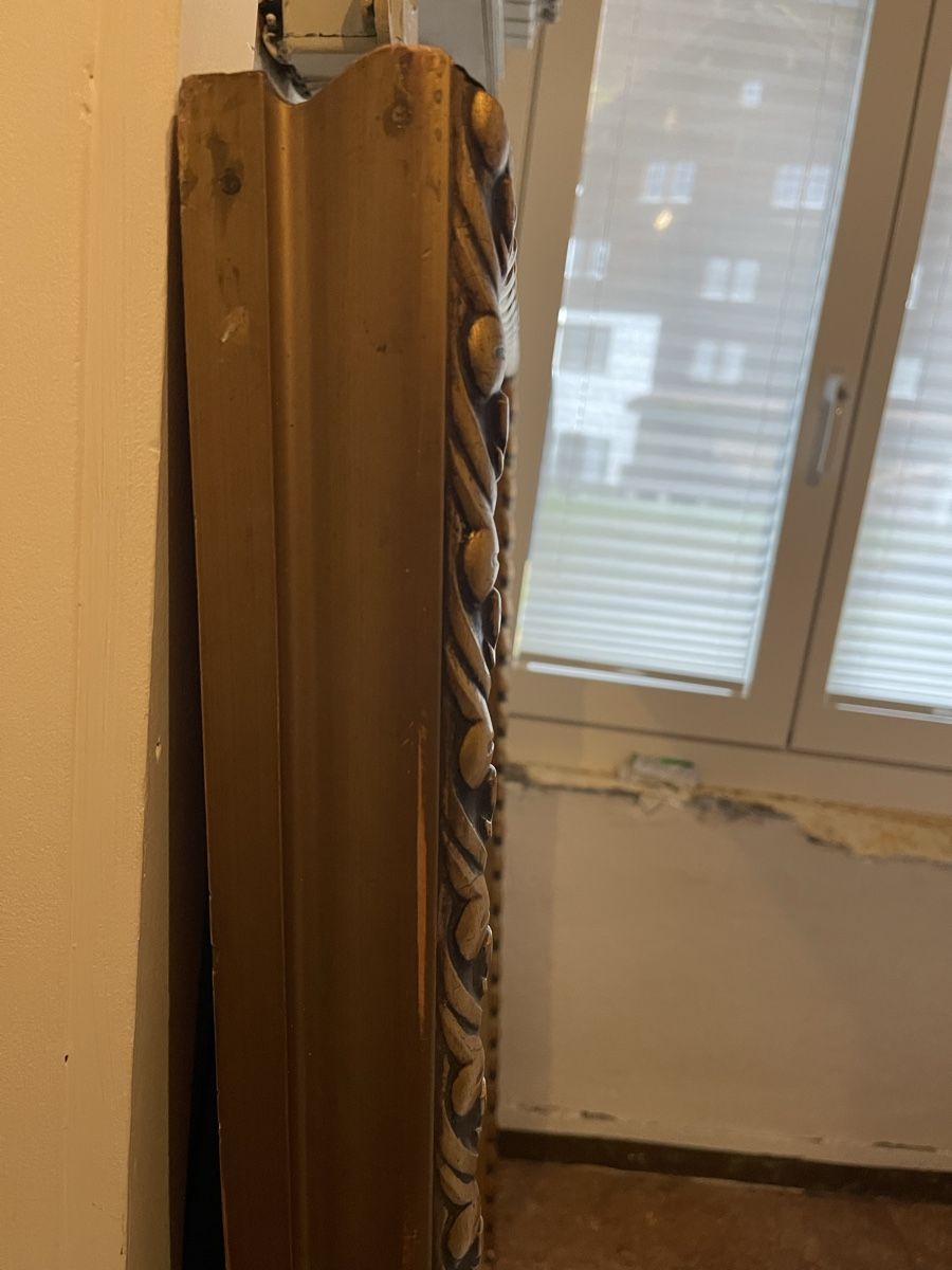 Spiegel: Grosser Spiegel mit goldenem Rahmen – Gebraucht aus Mels von Atelier-Ale 3
