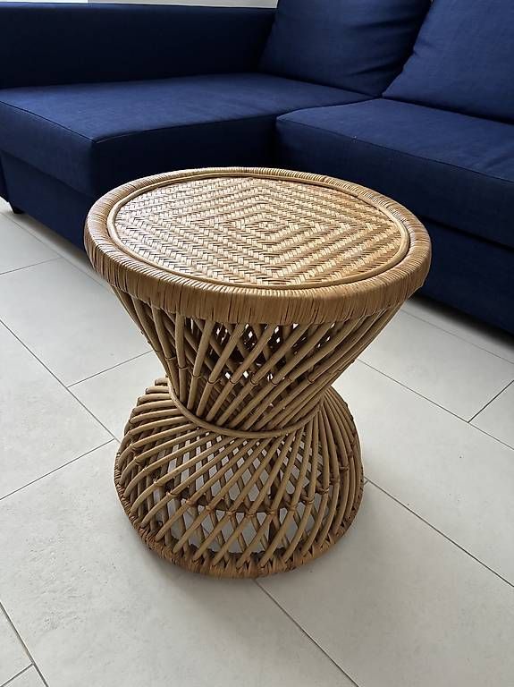 Tavoli: Table d'appoint en rotin – Usato da Fribourg venduto da Brosciuttofunghi