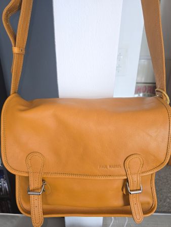 Sac bandoulière Paul Marius en cuir, couleur moutarde