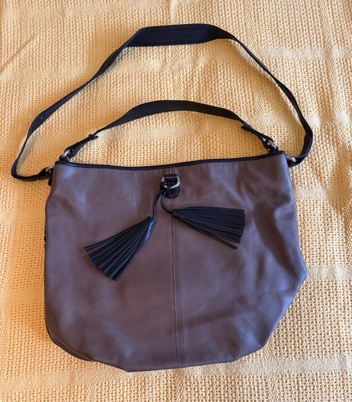 Taschen für Damen: Envoyage Ledertasche – Gebraucht aus Domat  Ems von DonRenato