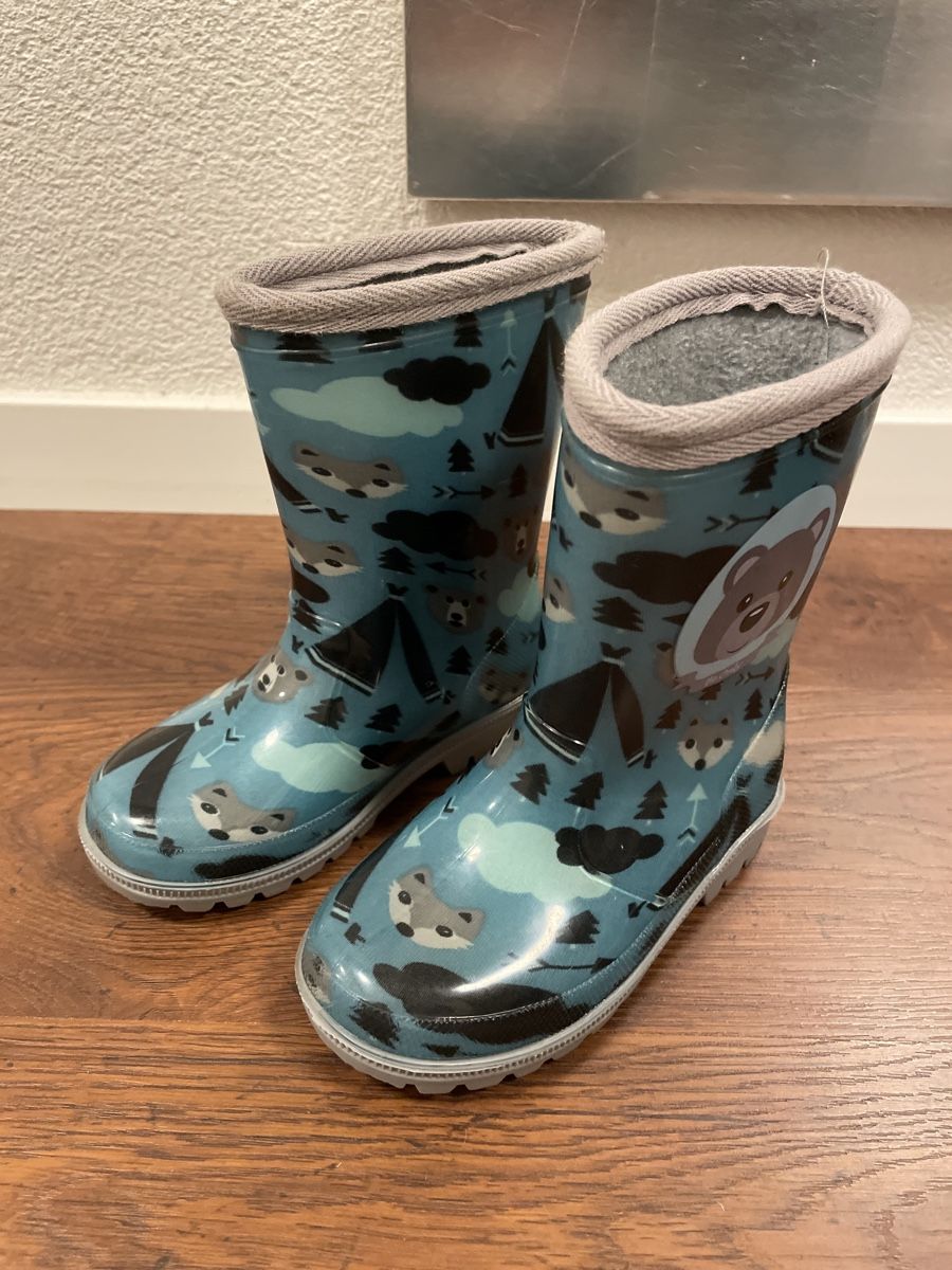 Only Scarpe per ragazzi: BE Only Gummistiefel EU Size 26 – Usato da Uznach venduto da Player6