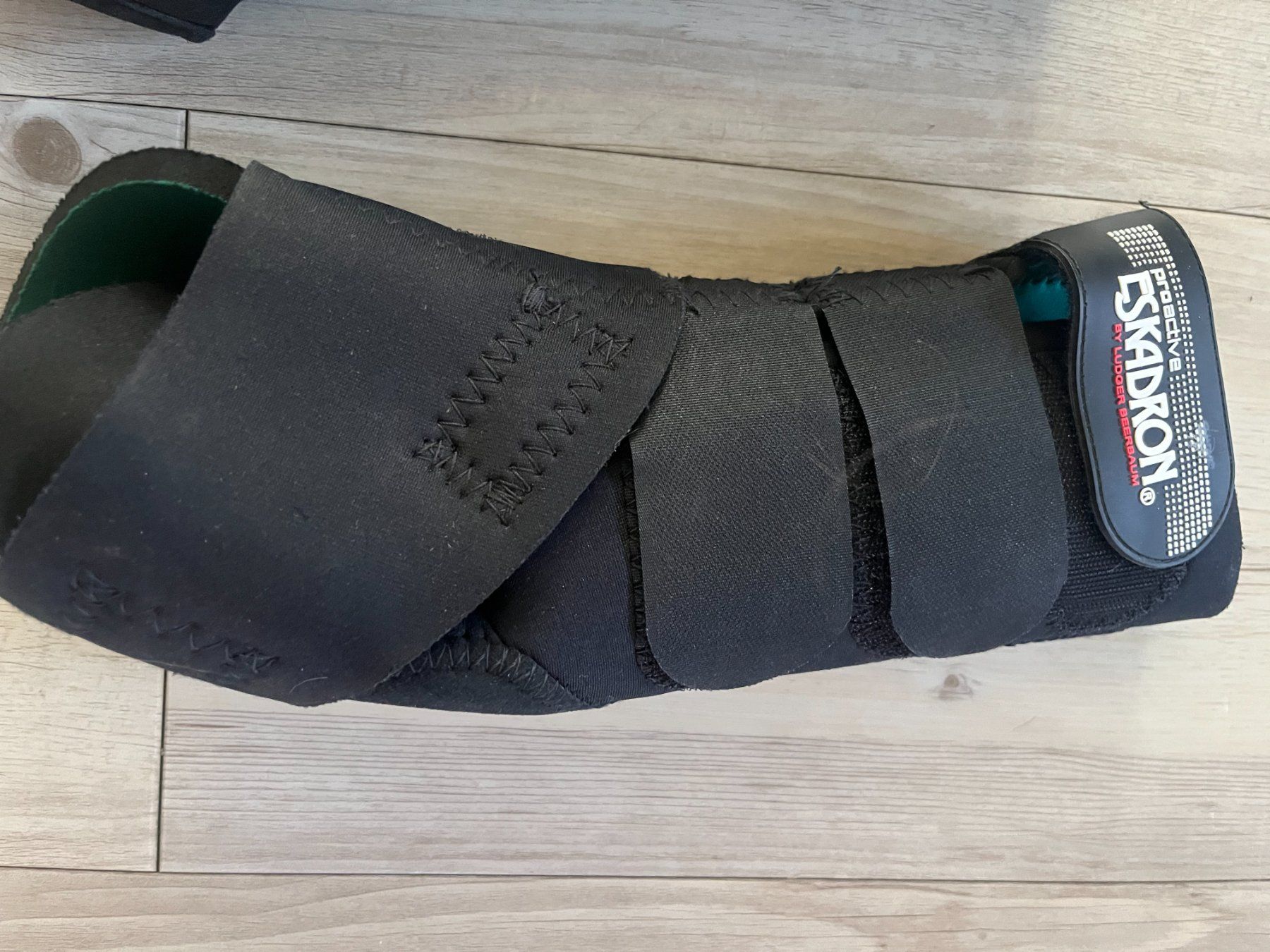 Eskadron Jambières & Bandages: Eskadron Gamaschen – D'occasion à Mönchaltorf par off_bv9q 1