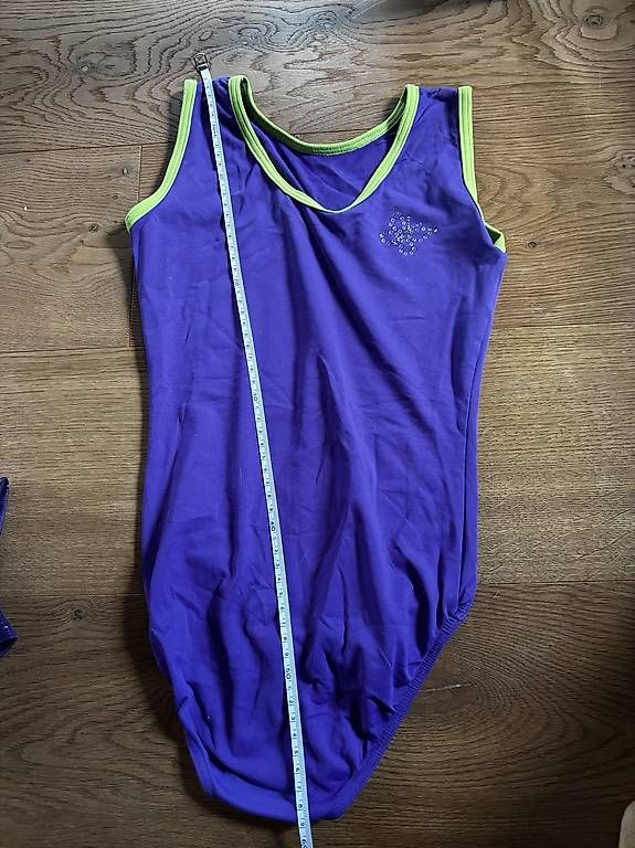 Trainer, Turnhosen & -trikots: Geräte-/Kunstturndress Gr.152 – Gebraucht aus Neftenbach von Baeumel 1