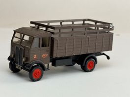 GB3-  Britischer LKW braun 1/72