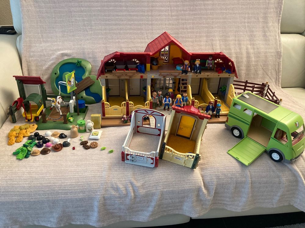 Playmobil Reiterhof, Pferdetransporter & Viel Zubehör | Kaufen auf Ricardo