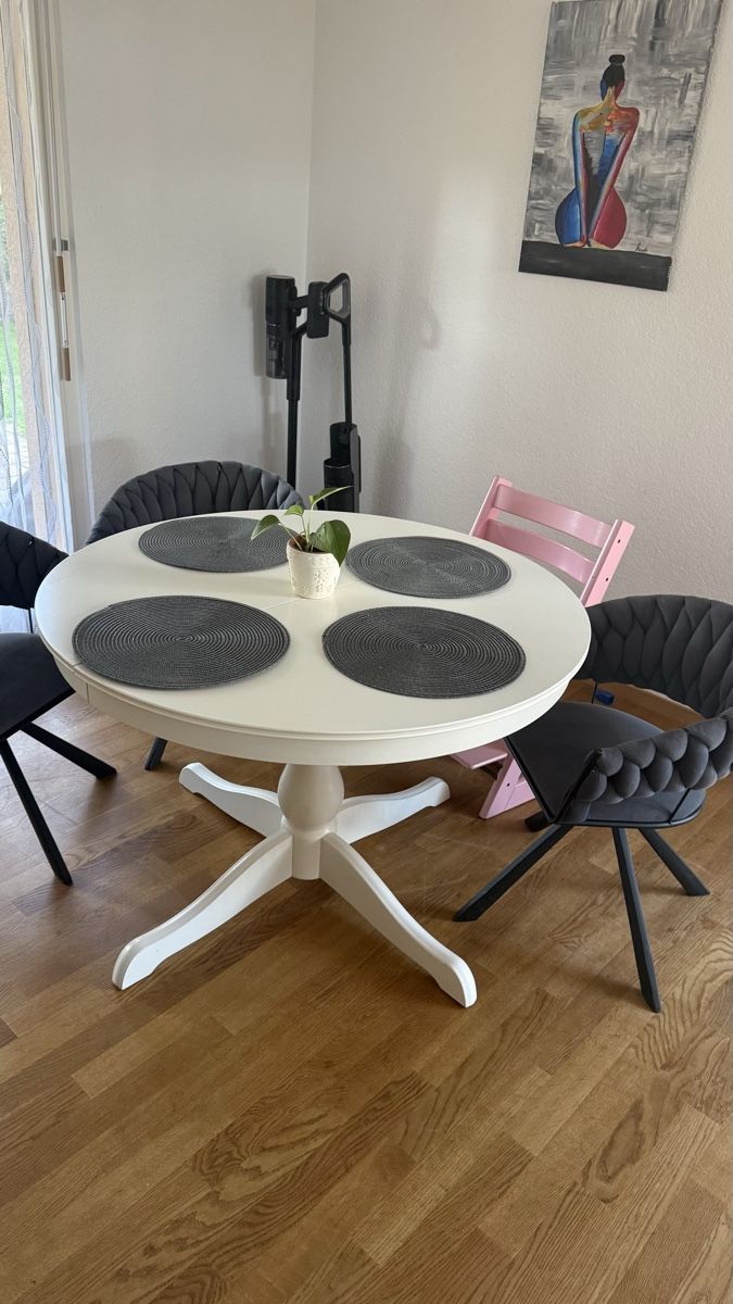 Tavoli: Ikea  Esstisch weiss rund gebraucht – Usato da Ueberstorf venduto da man_p2fy