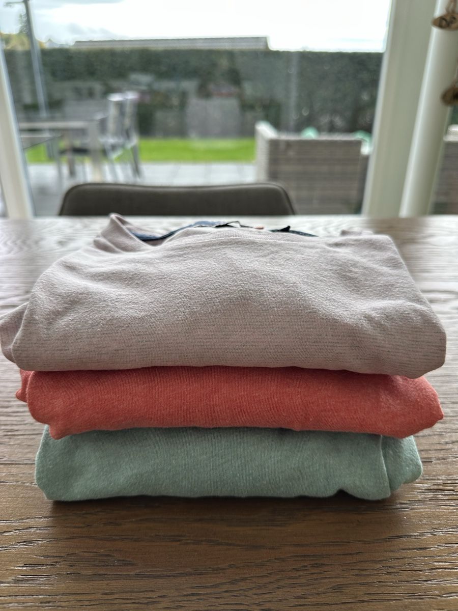 Superdry T-shirt: drei t-shirts von superdry – Usato da Sarmenstorf venduto da Nila78