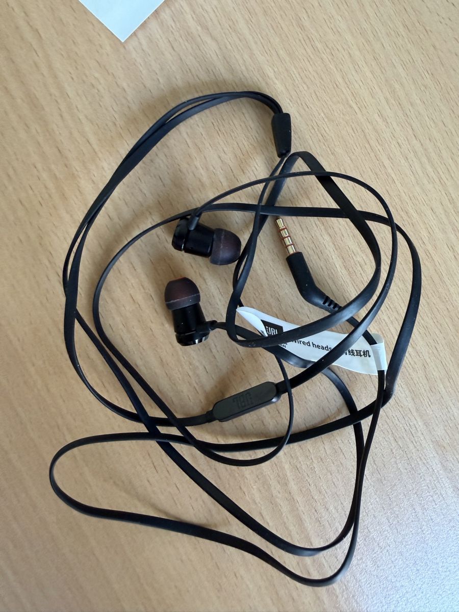 JBL Casques audio: Écouteurs filaires JBL – Neuf avec emballage d'origine à vevey par seize87 1