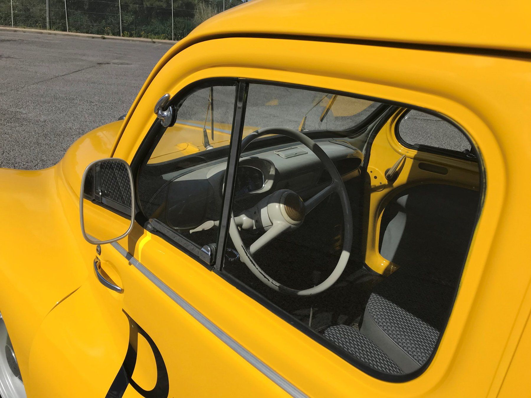 Renault Automobili: RENAULT 4 CV - R 1062 – Usato da Nyon venduto da data-comm 4