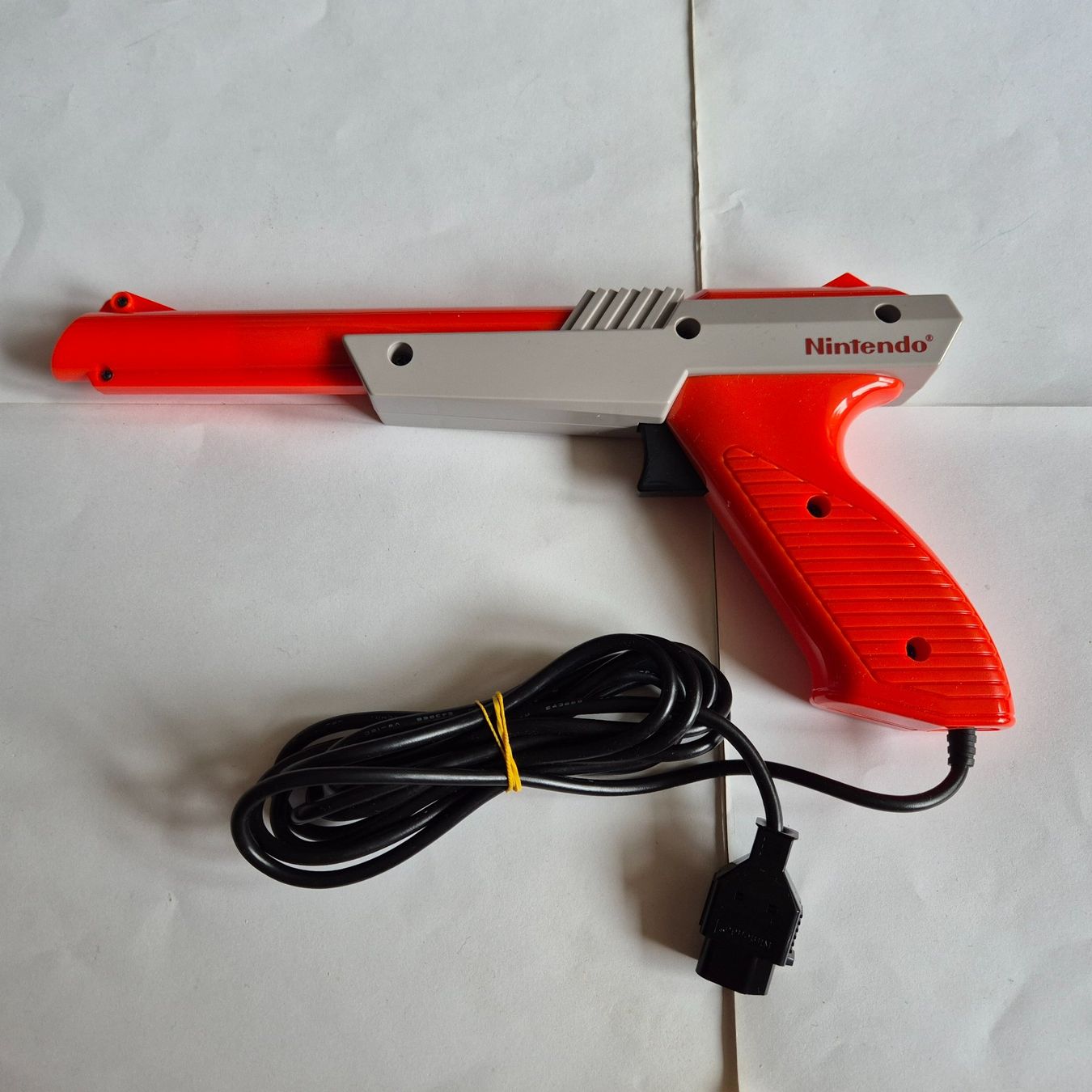 Nintendo Console: NES Konsole, Video Game Center VP,  Max Controller & Zapper – Usato da Zürich venduto da Mephisto87 3