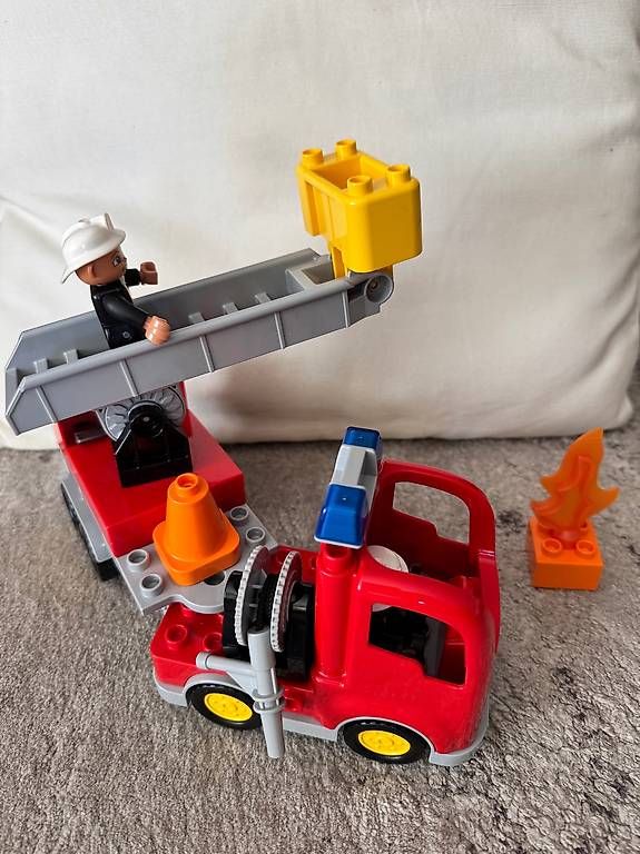Baukästen: LEGO DUPLO - divers lots, chacun 12.- – Gebraucht aus Ecublens VD von mc4940711