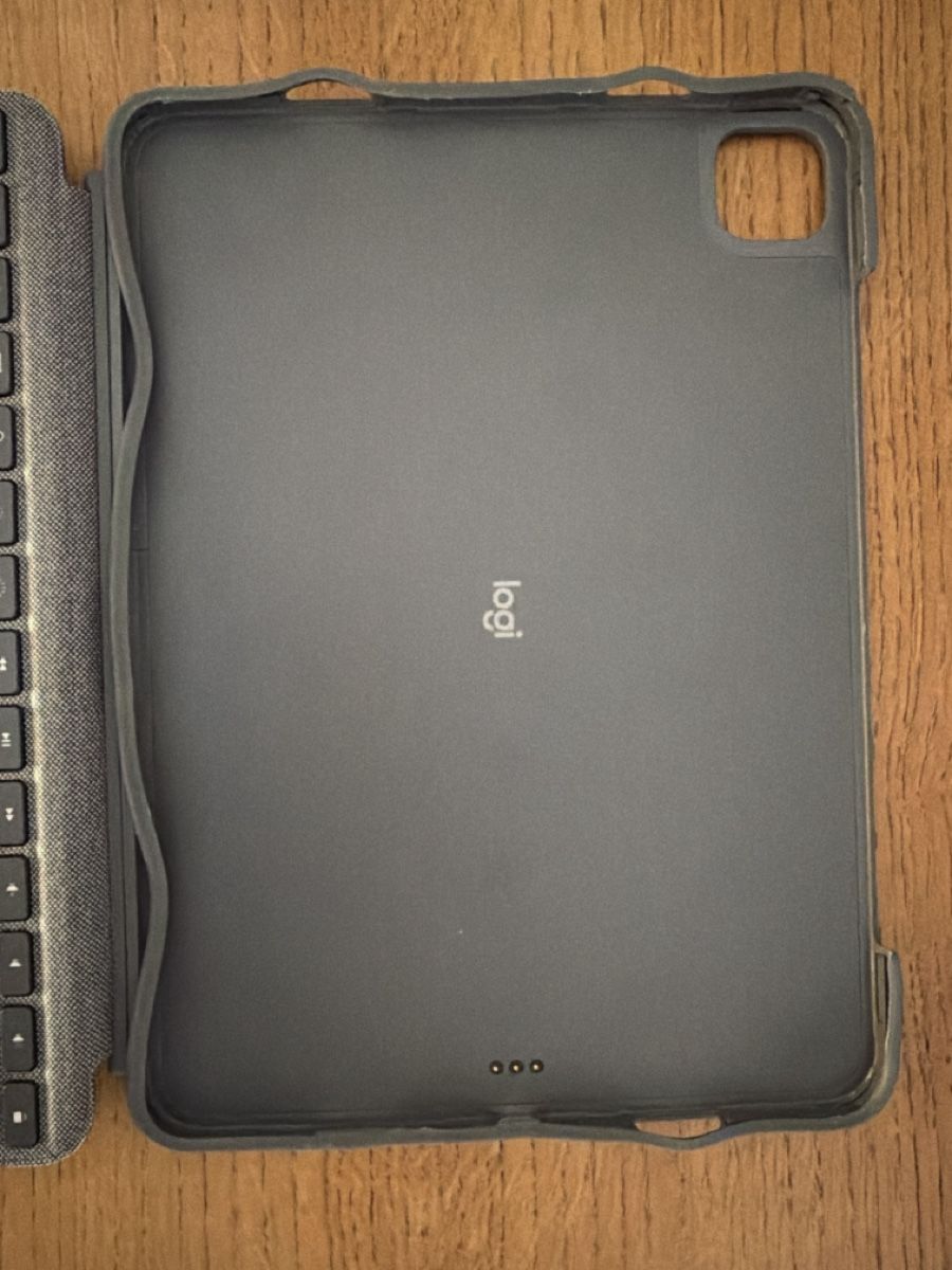 Logitech Tastiere: Logitech Keyboard Case for iPad Pro 11 inch Used – Usato da Lausanne venduto da atr_v2dq 3