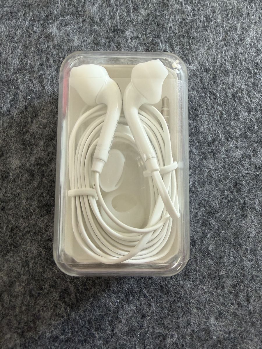 Samsung Kopfhörer: Samsung Kopfhörer – Neu und originalverpackt aus Oftringen von roy_j87t