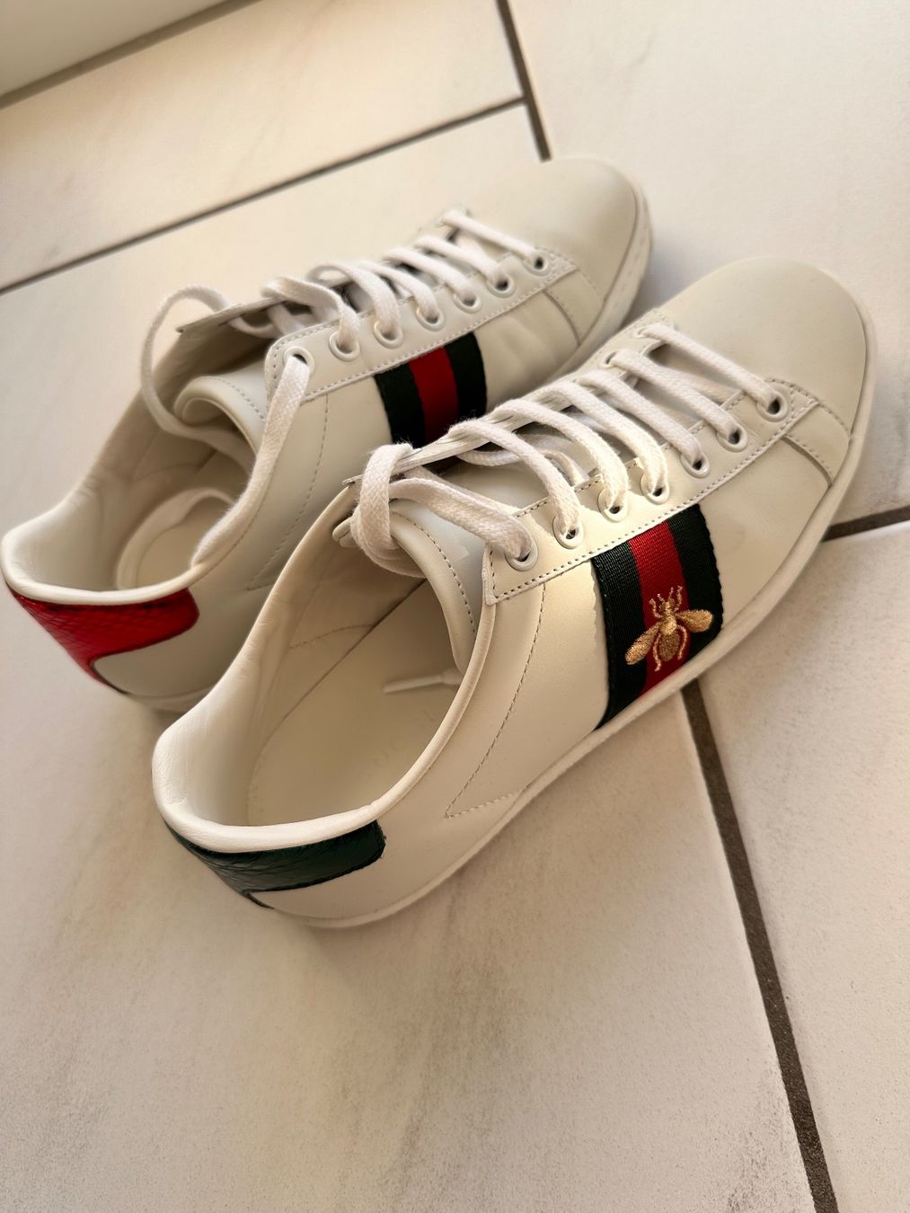 Gucci Scarpe da donna: Gucci Sneaker Ace Bee  Gr. 36.5 – Nuovo (secondo la descrizione) da Uitikon Waldegg venduto da verkaufgenie88