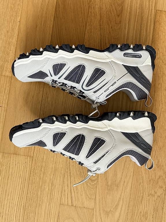 Scarpe da donna: Wanderschuhe Grösse 40 ungetragen – Usato da Effretikon venduto da lil_vgd5 1