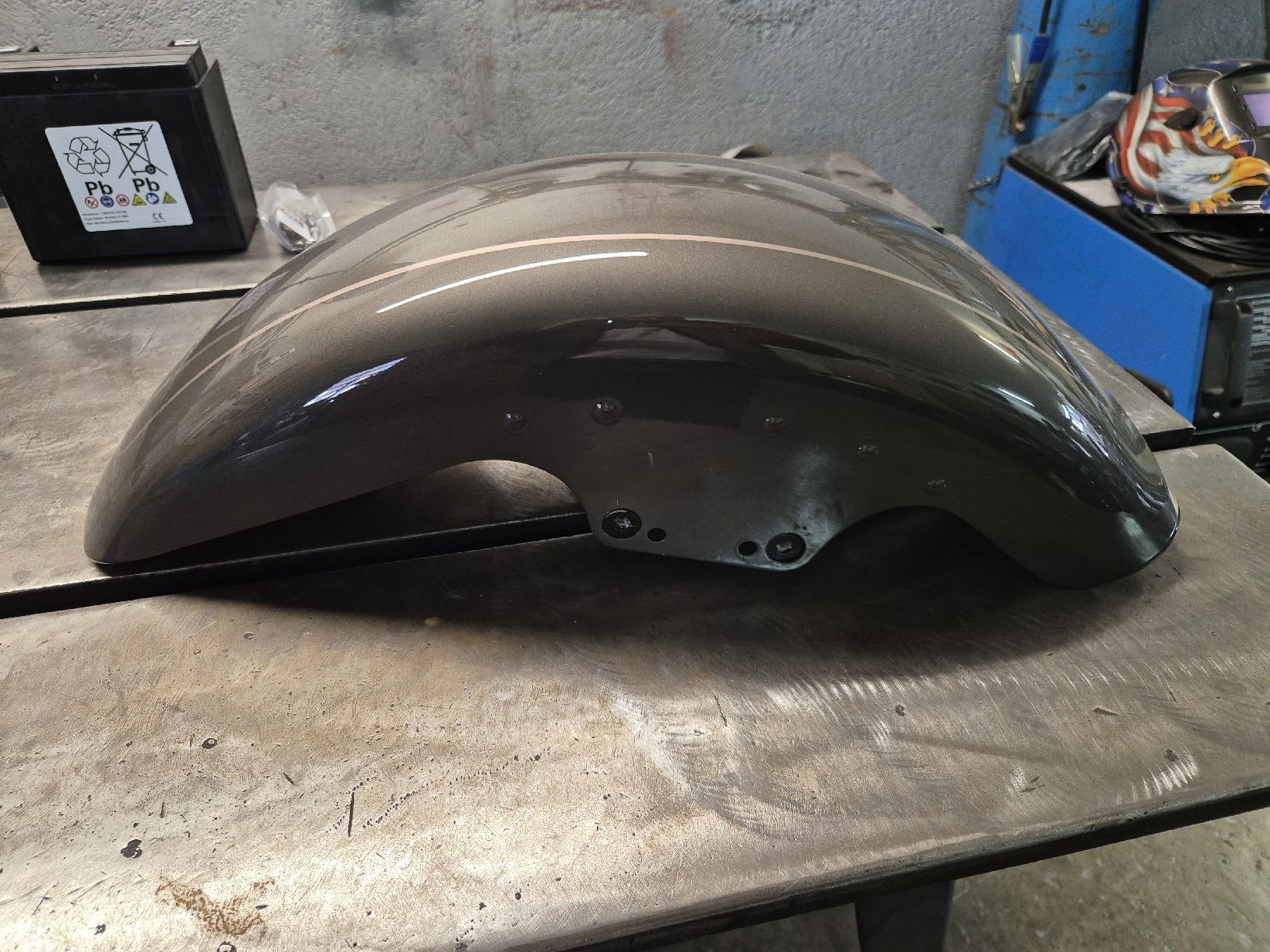 Harley-Davidson Tutti i ricambio per moto: Garde-boue Harley-Davidson 16" – Difettoso da Le Locle venduto da CHEGUA 1