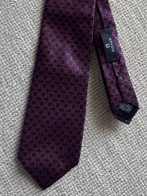 Aigner Cravatte: AIGNER Krawatte 100% Seide – Usato da Weiningen TG venduto da azi_93g1