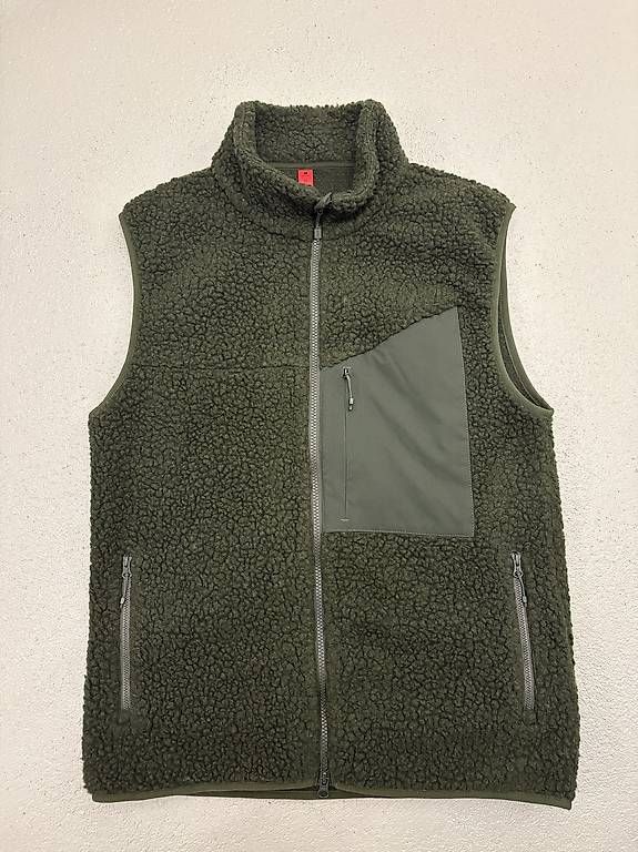Gilet & Giacche: The Mountain Studio V-5 Soft Wool Pile Vest, Size M – Usato da Möhlin venduto da Aries80