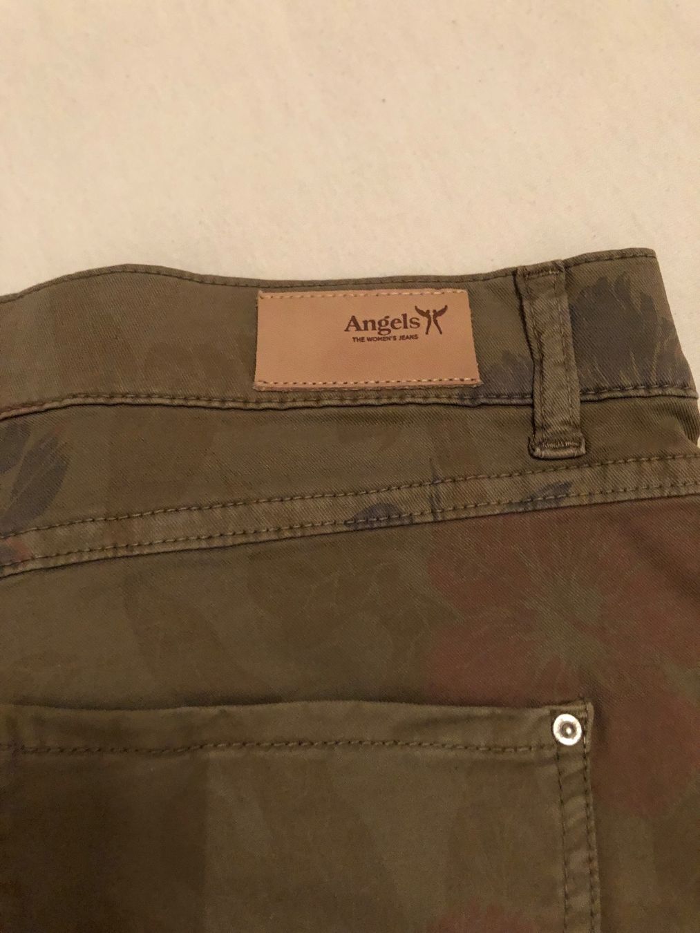 Angels Hosen: Short Angels taille 42 – Gebraucht aus Mies von pulrichg 3