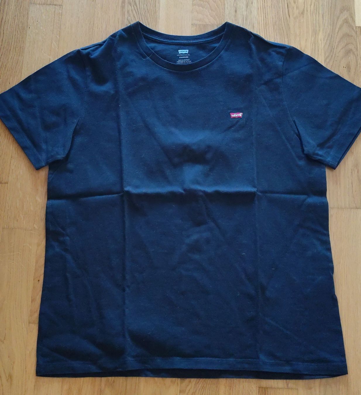 Levi's T-shirt: T-shirt Levi's noir taille L – Nuovo (secondo la descrizione) da Neuchâtel venduto da pie_8t6p