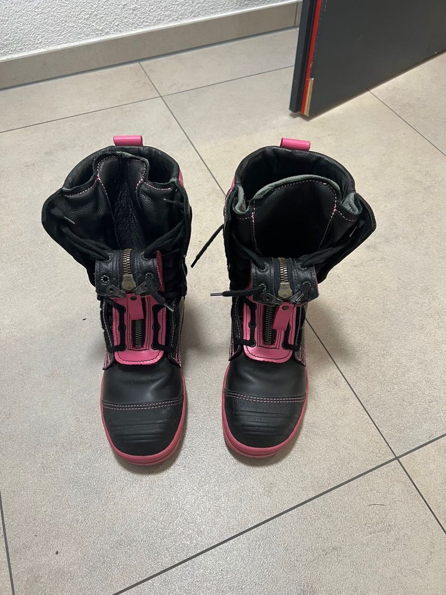 Scarpe da donna: Feuerwehrstiefel – Usato da Benken ZH venduto da FHR91