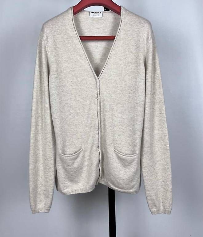 Repeat Giacche: Strickjacke Repeat 100% Cashmere – Usato da Zürich venduto da bil_s7tp 1