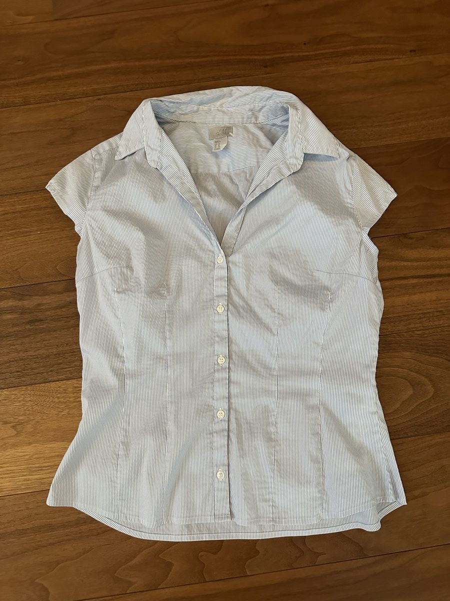H&M Chemisiers: H&M Hemd hellblau – D'occasion à Zürich par domeldidom