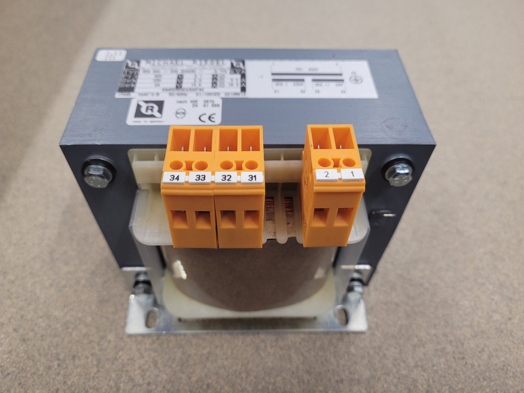 Elektronikbauteile: Michael Riedel Travo / 400V / 230V / 24V – Gebraucht aus Vitznau von Night-Fire