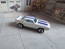 Hot Wheels 69 Firebird weiss mit Streifen 1:64