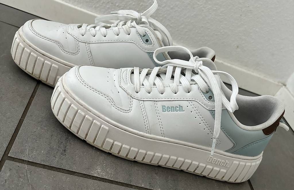 Scarpe da donna: Verkaufe Schuhe Grösse 39 – Usato da Zofingen venduto da Zysset_M