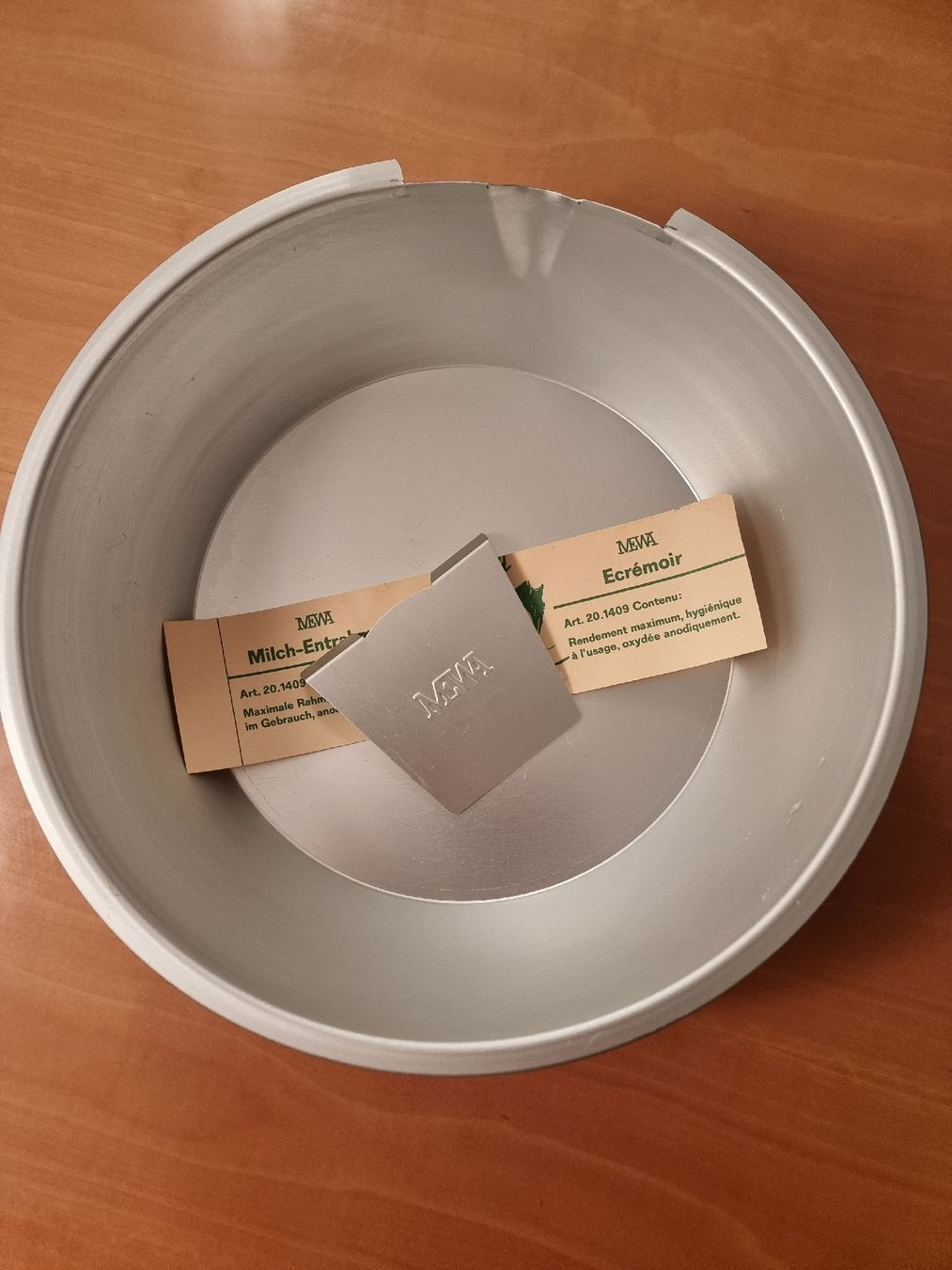 Ciotole: Milch-Entrahmer Becken – Nuovo e nell'imballaggio originale da Uetendorf venduto da .Eidgenosse. 5