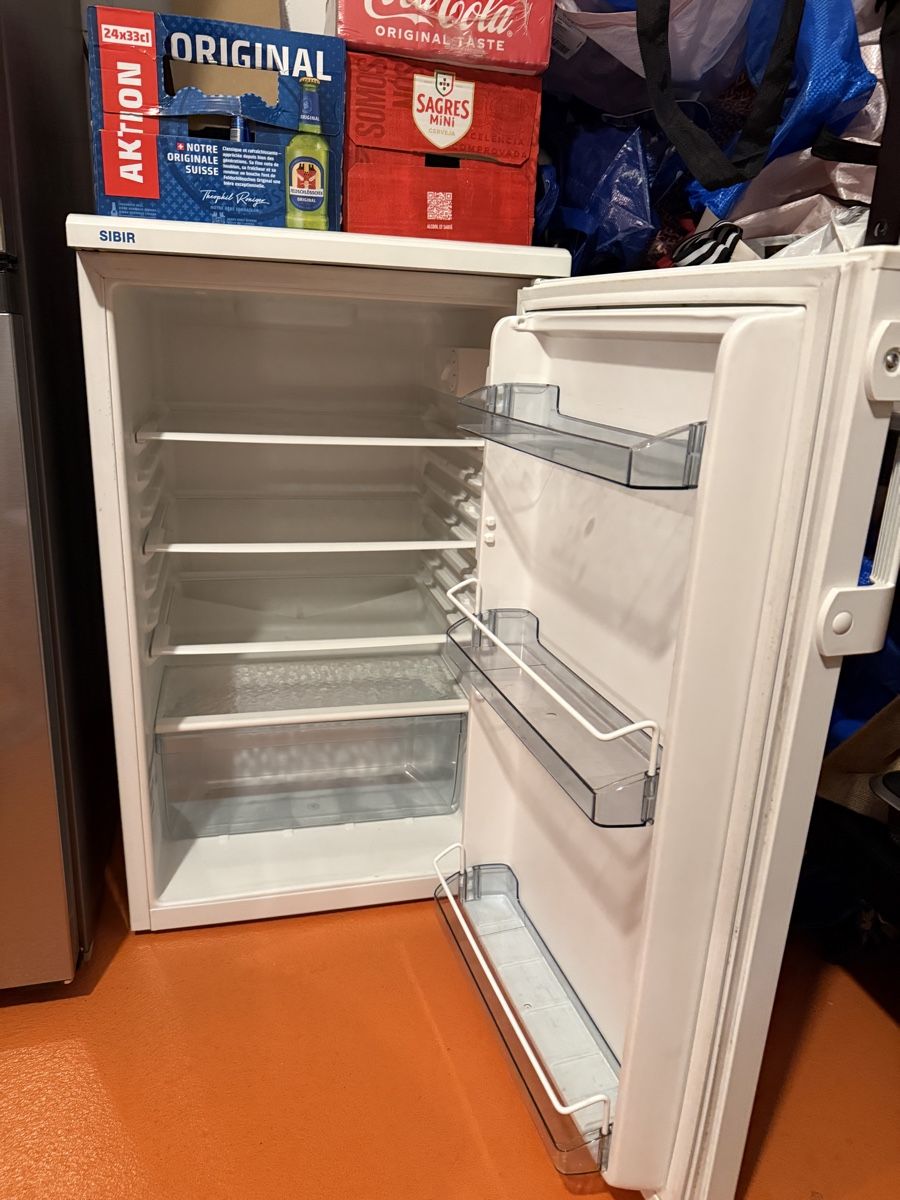 Sibir Kühlschrank: Sibir Kühlschrank – Gebraucht aus Lufingen von Hafula 1