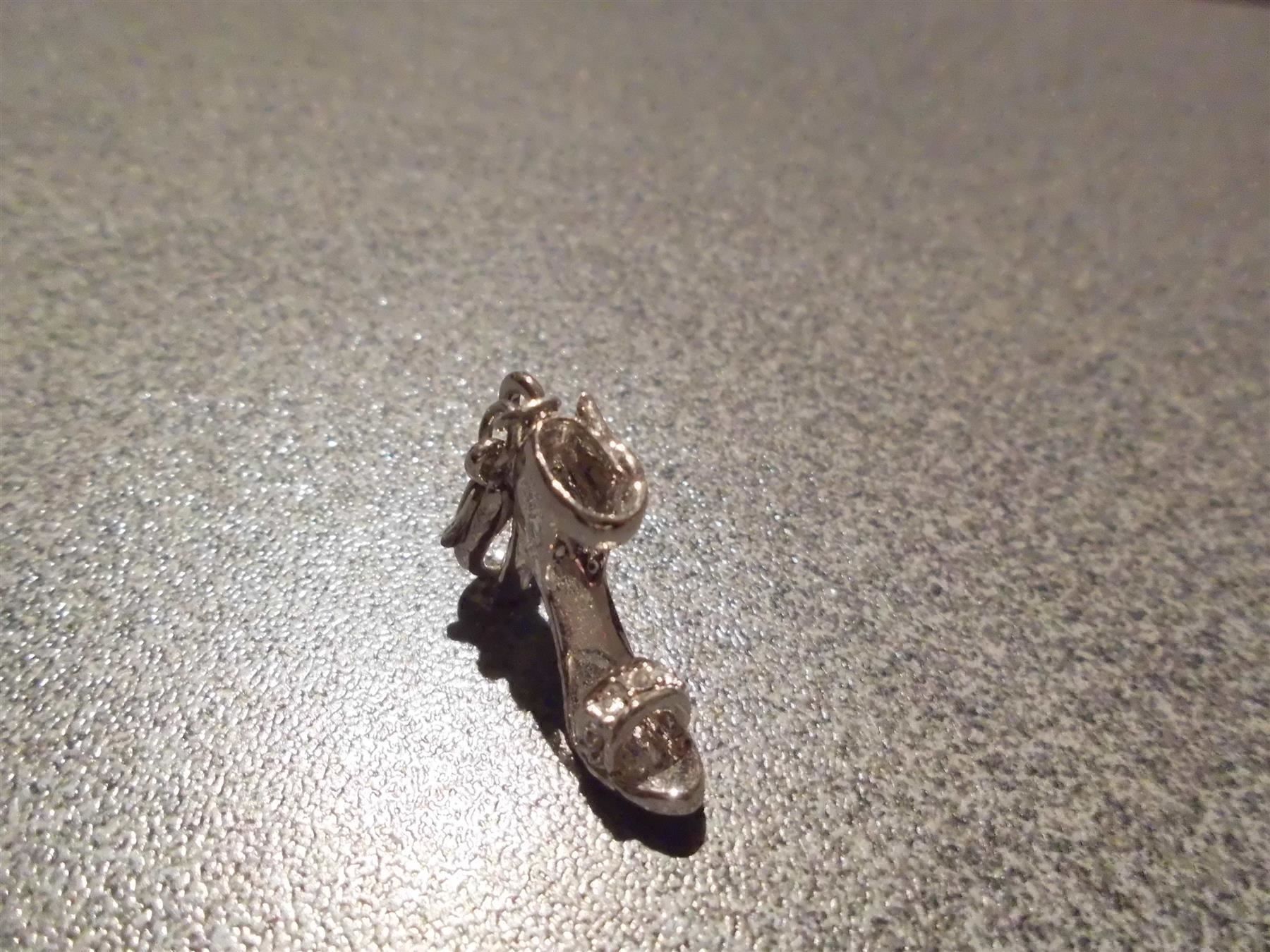 Pendentifs: Anhänger High Heels, silberfarbig – D'occasion à Zürich par abraxas1291