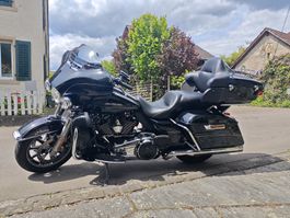 Harley-Davidson FLHTK Motorrad schwarz guter Zustand